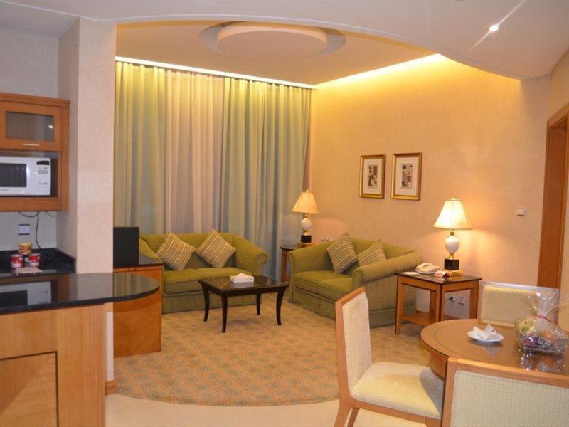 Eastyard Khobar Hotel - Formerly Ramada By Wyndham Khobar Экстерьер фото